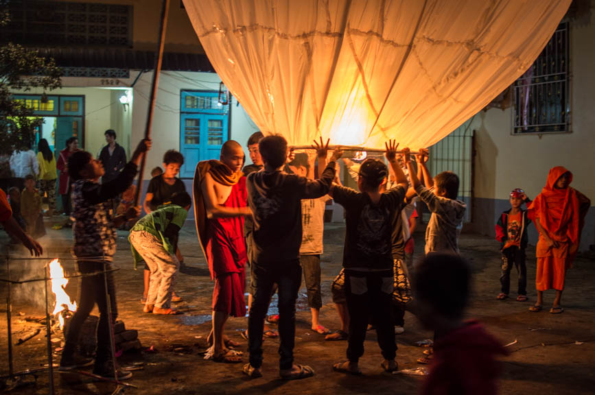 Kyaing tong lantern light