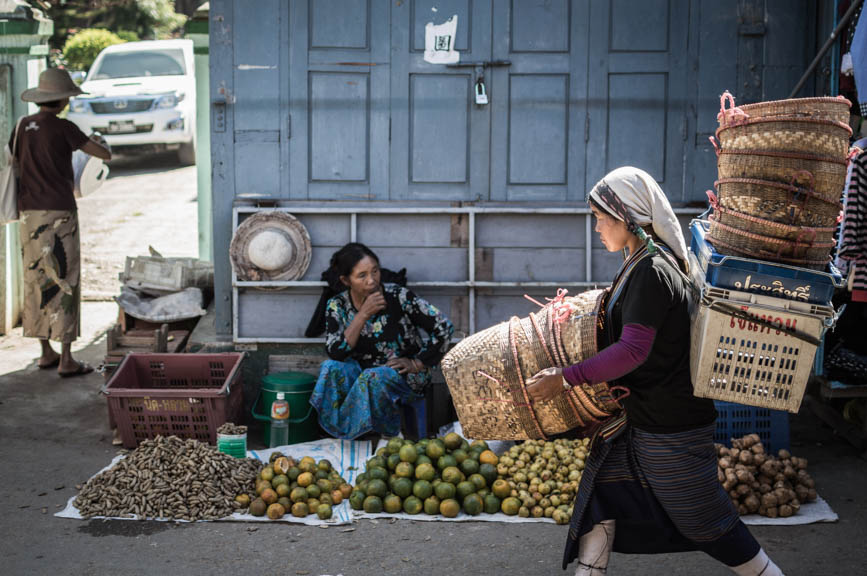 Kyaing tong market