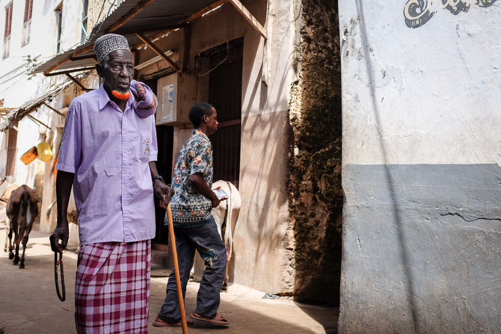 Lamu Tamu old man walking