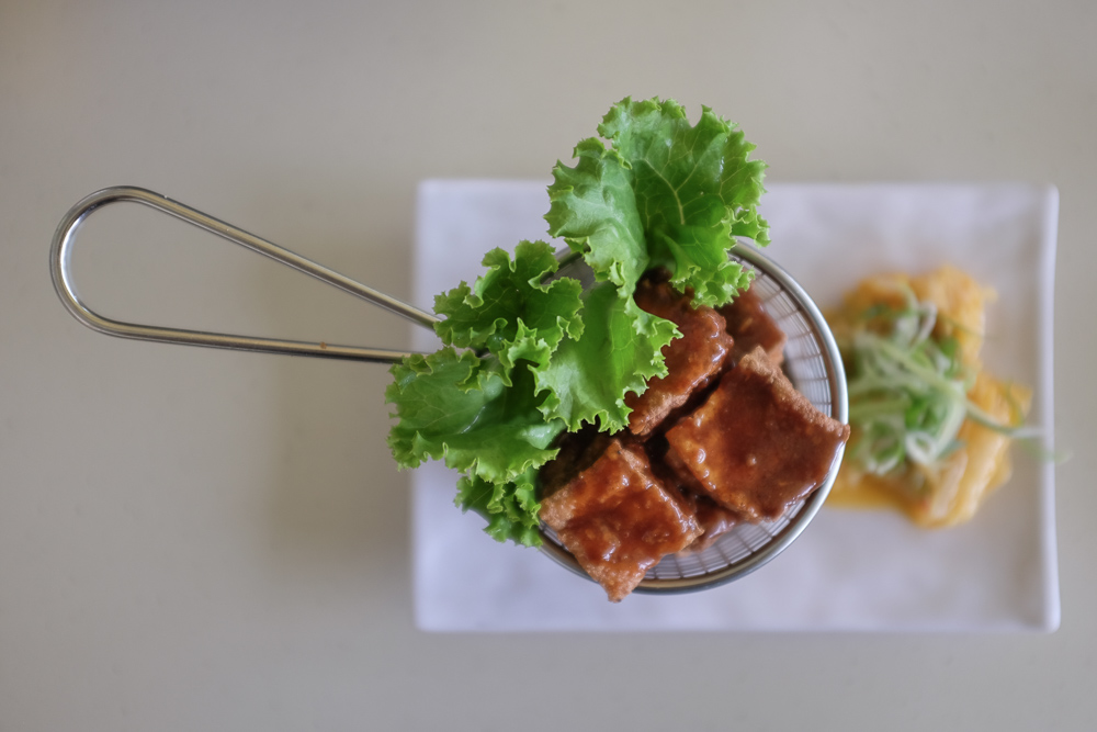 Taiwan-Deep fried Tofu w Pickles-The Funnelogy Channe