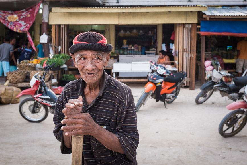 kinilaw-old man at market