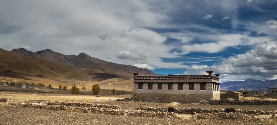 Lunch at a Tibetan “Castle” in Daocheng 稻城